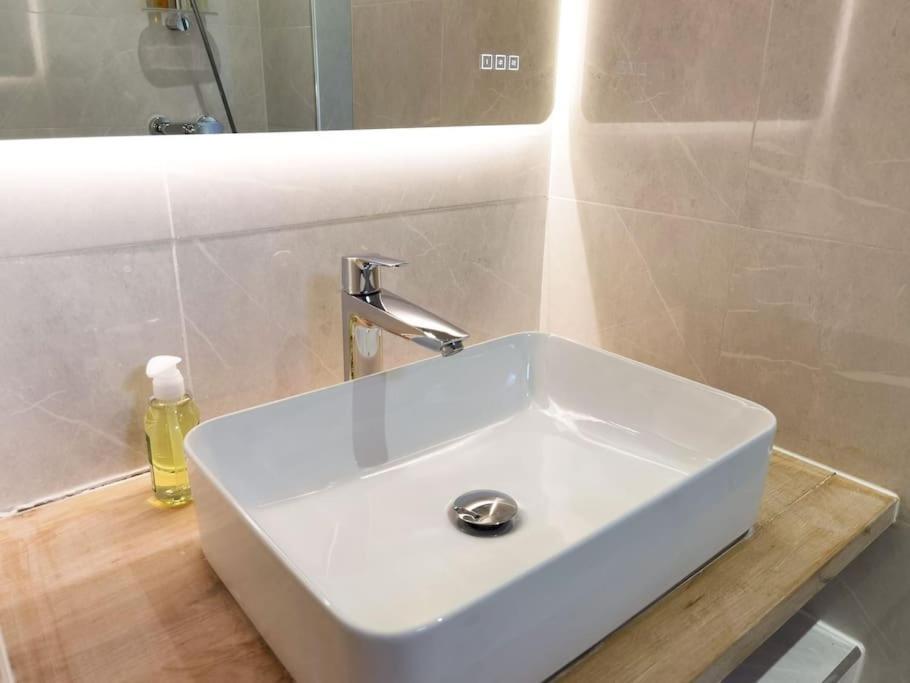 176 2 Joined New Deco 200m To Park La *